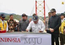 Peresmian Jembatan Gantung Sepan Kareho di Kapuas Hulu oleh Menteri Basuki