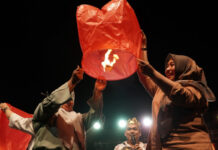 Lanterne Festival de Paris Sukses Menciptakan Suasana Malam yang Memikat Acara Lanterne Festival de Paris di Gumuk Pasir Parangtritis ( Foto : Pemkab Bantul )