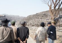 Menteri LHK Mengevaluasi Penanganan Kebakaran TPA Sampah di Beberapa Provinsi Jawa