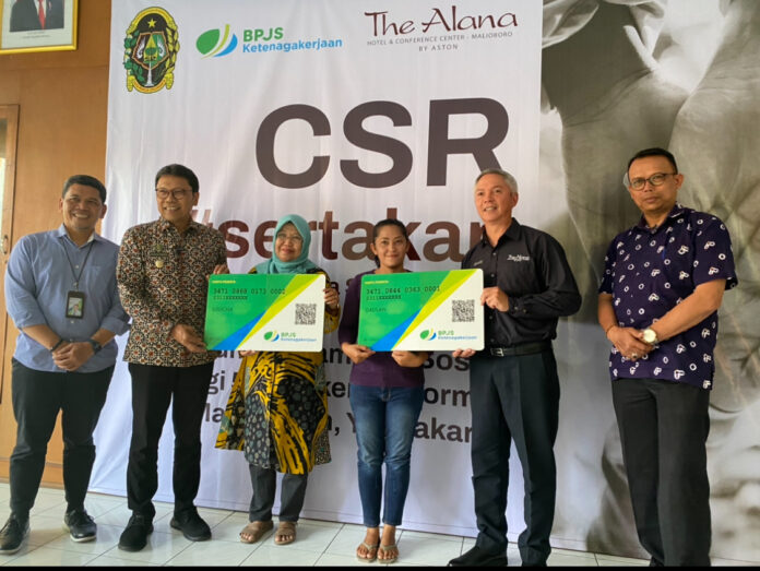 Penerimaan Bantuan BPJS Ketenagakerjaan ( Foto : Pemkot Jogja )