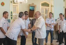 Sales Area Manager PT Pertamina Patra Niaga untuk wilayah DIY dan Solo Raya, Weddy Surya Windrawan, bersama Ketua Hiswana Migas DIY, Aryanto Sukoco, usai bertemu dengan Wakil Gubernur DIY, KGPAA Paku Alam X di Kompleks Kepatihan Yogyakarta, Rabu (19/3/2025) - Foto: Humas DIY