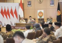 Kunjungan kerja Komisi VIII DPR RI ke DIY diterima oleh Sekda DIY Beny Suharsono di Gedhong Pracimasana, Kompleks Kepatihan, Yogyakarta, pada Rabu (26/03/2025) membahas program program sosial dan pendidikan keagamaan. (Foto: Humas Pemda DIY)