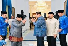 Presiden Prabowo menyapa Presiden ke 6, Susilo Bambang Yudhoyono saat Open House Istana Merdeka (Foto: Setneg)