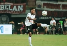 Pemain sayap PSS, M Abduh Lestaluhu, menunjukkan komitmennya dengan mempersingkat waktu libur Idul Fitri demi fokus pada persiapan lanjutan kompetisi Liga 1. Pemain asal Maluku itu bertekad membantu PSS keluar dari zona degradasi. (Foto: PSS)