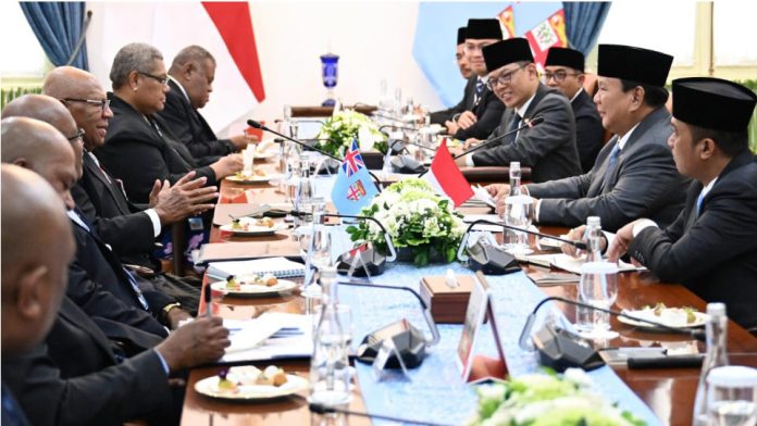Pertemuan Bilateral antara Presiden Prabowo beserta delegasi dengan Perdana Menteri Republik Fiji beserta delegasi di Istana Merdeka, Jakarta, pada Kamis, 24 April 2025 (Foto: Setpres) Pertemuan Bilateral antara Presiden Prabowo beserta delegasi dengan Perdana Menteri Republik Fiji beserta delegasi di Istana Merdeka, Jakarta, pada Kamis, 24 April 2025 (Foto: Setpres)