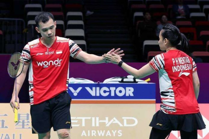 Tim bulutangkis Indonesia memulai kiprah mereka di Piala Sudirman 2025 dengan performa gemilang, membungkam Inggris dengan skor telak 5-0 pada pertandingan yang digelar Minggu (27/4/2025) di Xiamen Fenghuang Gymnasium. (Foto: Ist) Tim bulutangkis Indonesia memulai kiprah mereka di Piala Sudirman 2025 dengan performa gemilang, membungkam Inggris dengan skor telak 5-0 pada pertandingan yang digelar Minggu (27/4/2025) di Xiamen Fenghuang Gymnasium. (Foto: Ist)