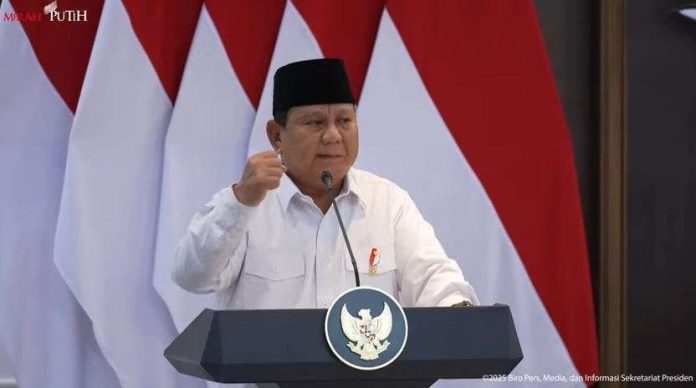 Presiden Prabowo Subianto ketika memberi arahan kepada jajaran Kabinet Merah Putih di Kantor Presiden, Senin (5/5/2025). (Foto: tangkapan layar Sekretariat Presiden) Presiden Prabowo Subianto ketika memberi arahan kepada jajaran Kabinet Merah Putih di Kantor Presiden, Senin (5/5/2025). (Foto: tangkapan layar Sekretariat Presiden)
