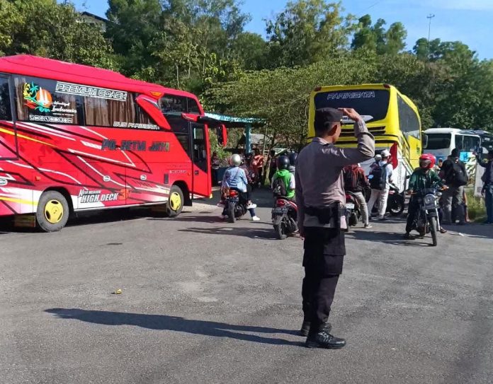Kemacetan di Gunungkidul karena Libur Waisak (Foto: Ist)