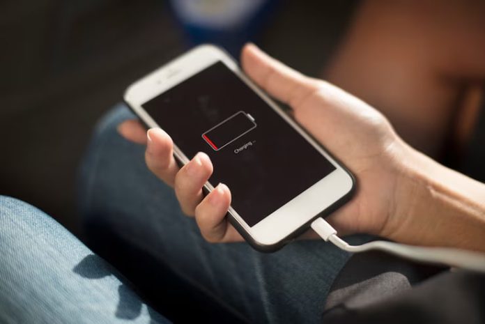 Ilustrasi Baterai Smartphone Habis