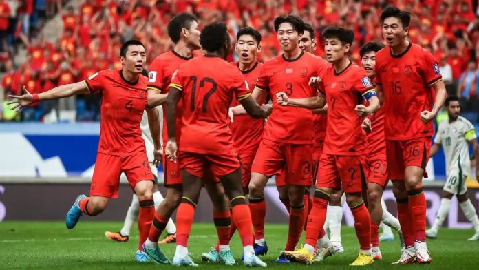 Para pemain Timnas Tiongkok merayakan gol pada ajang Kualifikasi Piala Dunia 2026 zona Asia (Foto: AFC) Para pemain Timnas Tiongkok merayakan gol pada ajang Kualifikasi Piala Dunia 2026 zona Asia (Foto: AFC)