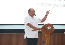 Pemda Kunci Sukses Program MBG, Tiga Peran Strategis Diperkuat Kepala Badan Gizi Nasional, Dadan Hindayana, berbicara pada Retret Kepala Daerah Gelombang II (Foto: Humas Kemendagri)