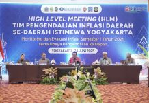 Gubernur DIY Sri Sultan Hamengku Buwono X pada High Level Meeting Tim Pengendalian Inflasi Daerah se-DIY, Selasa (24/06/2025) di Alana Yogyakarta Hotel & Convention Center. (Foto: Humas Pemda DIY)