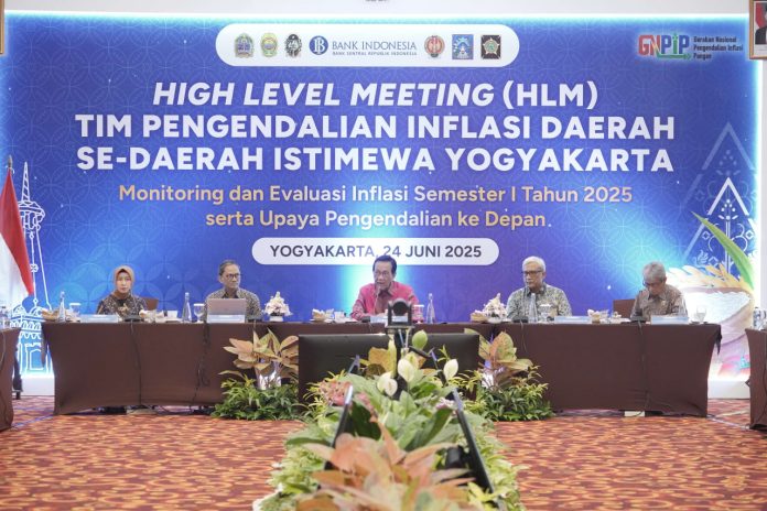 Gubernur DIY Sri Sultan Hamengku Buwono X pada High Level Meeting Tim Pengendalian Inflasi Daerah se-DIY, Selasa (24/06/2025) di Alana Yogyakarta Hotel & Convention Center. (Foto: Humas Pemda DIY) Gubernur DIY Sri Sultan Hamengku Buwono X pada High Level Meeting Tim Pengendalian Inflasi Daerah se-DIY, Selasa (24/06/2025) di Alana Yogyakarta Hotel & Convention Center. (Foto: Humas Pemda DIY)