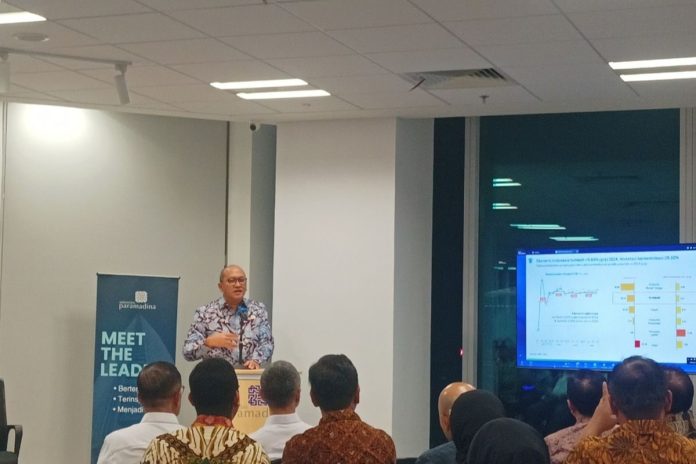 CEO Danantara Rosan P Roeslani saat memberikan materi di acara Meet The Leaders di Universitas Paramadina, Jakarta, Jumat (13/6/2025) - Foto: Istimewa