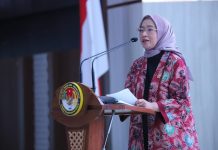 Menteri PANRB Tekankan Peran Kunci Kepala Daerah dalam Reformasi Birokrasi Menteri PANRB Rini Widyantini dalam Orientasi Kepemimpinan bagi Kepala Daerah Gelombang II di Institut Pemerintahan Dalam Negeri (IPDN), Sumedang, Kamis (26/6/2025). (Foto: PANRB)