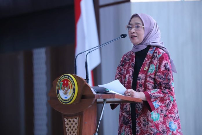 Menteri PANRB Rini Widyantini dalam Orientasi Kepemimpinan bagi Kepala Daerah Gelombang II di Institut Pemerintahan Dalam Negeri (IPDN), Sumedang, Kamis (26/6/2025). (Foto: PANRB) Menteri PANRB Rini Widyantini dalam Orientasi Kepemimpinan bagi Kepala Daerah Gelombang II di Institut Pemerintahan Dalam Negeri (IPDN), Sumedang, Kamis (26/6/2025). (Foto: PANRB)