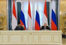 (Ki-ka) Presiden Prabowo Subianto dan Presiden Rusia Vladimir Putin menyampaikan pernyataan bersama (Joint Press Statement) di Istana Constantine St. Petersburg, Rusia, Kamis (19/6/2025).(Dok. YouTube Sekretariat Presiden)