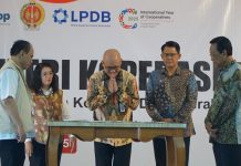 Kepala Kanwil Hukum DIY dengan Gubernur DIY, Sri Sultan (Foto: Istimewa)