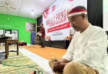 Menyambut Hari Ulang Tahun (HUT) ke-80 Republik Indonesia, warga Kecamatan Gondomanan, Yogyakarta, menggelar malam tirakatan yang khidmat di Balai Kecamatan (Foto: BeritaYogya)
