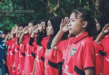 Pemain-pemain Timnas putri U16 Indonesia saat menjalani upacara pada 17 Agustus 2025. Timnas putri U16 Indonesia akan turun dalam ajang ASEAN U16 Girl's Championship 2025.(TANGKAPAN LAYAR Instagram @timnasindonesia)