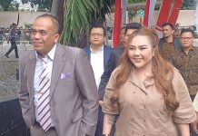 Lisa Mariana di Gedung KPK, Setia Budi, Jakarta Selatan, Jumat (22/8/2025).