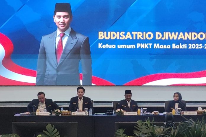 Ketua Umum Pengurus Nasional Karang Taruna (PNKT) masa bakti 2025-2030, Budisatrio Djiwandono dalam kata sambutan usai ditetapkan sebagai ketua umum, Minggu (24/8/2025) Ketua Umum Pengurus Nasional Karang Taruna (PNKT) masa bakti 2025-2030, Budisatrio Djiwandono dalam kata sambutan usai ditetapkan sebagai ketua umum, Minggu (24/8/2025)