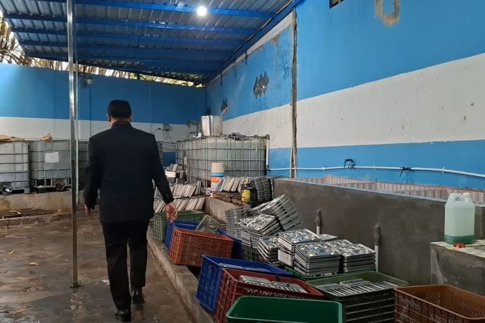 Bupati Sragen Sigit Pamungkas saat meninjau SPPG Mitra Mandiri Gemolong-1, Senin (11/8/2025). (Dokumentasi Humas Pemkab Karanganyar) Bupati Sragen Sigit Pamungkas saat meninjau SPPG Mitra Mandiri Gemolong-1, Senin (11/8/2025). (Dokumentasi Humas Pemkab Karanganyar)