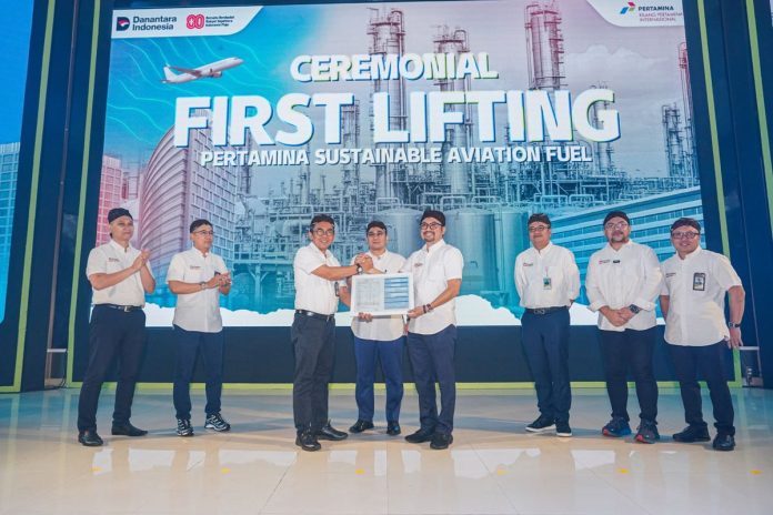 Seremoni Lifting Perdana Sustainable Aviation Fuel (SAF) yang berlangsung di Kilang Pertamina Cilacap pada Selasa (12/8/2025). (Dok. Pertamina Patra Niaga)