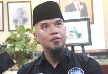 Ahmad Dhani Berikan Izin Gratis untuk Pemutaran Lagu Dewa 19 oleh Pemerintah Ahmad Dhani ketika berada di Kantor DPRD Surabaya (Foto: Istimewa)