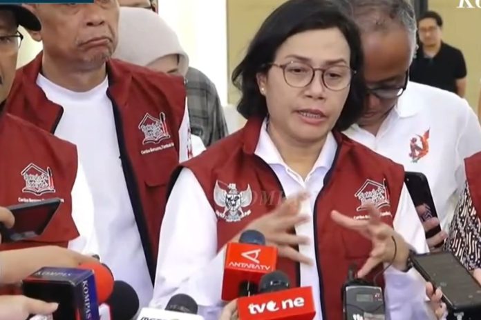 Menteri Keuangan (Menkeu) Sri Mulyani saat meninjau Sekolah Rakyat Menengah Atas 10 Jakarta Selatan pada Sabtu (9/8/2025).(Tangkap Layar Youtube KompasTV)