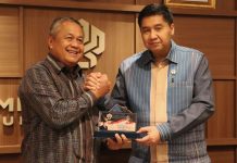 Gubernur Bank Indonesia (BI) Perry Warjiyo dan Menteri Perumahan dan Kawasan Permukiman (PKP) Maruarar Sirait dalam pertemuan yang membahas pelonggaran Giro Wajib Minium (GWM), Jumat (8/8/2025)