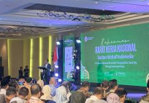 Ketua Badan Wakaf Indonesia (BWI) Kamaruddin Amin saat rapat dalam Rapat Kerja Nasional (Rakernas) BWI 2025 di Jakarta Pusat, Selasa (5/8/2025). (Foto: Kompas)