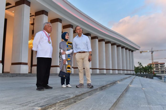Wakil Ketua MPR RI Eddy Soeparno menegaskan bahwa IKN bukan lagi sekadar khayalan. Pernyataan ini disampaikan saat ia berkunjung ke Nusantara yang disambut langsung oleh Kepala Otorita IKN, Basuki Hadimuljono, Kamis (31/7/2025). (OIKN)