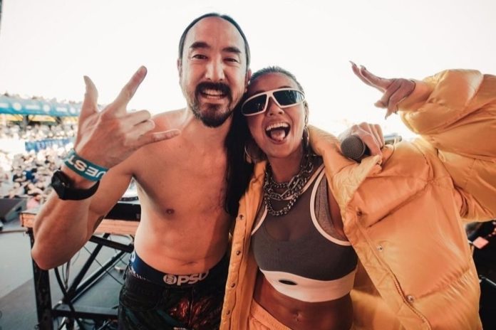 Agnez Mo manggung bareng Disjoki Steve Aoki di acara Festival Musik Sound Money yang dihelat di Miami, Florida, AS, (Instagram/steve aoki)