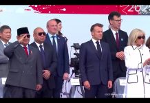 Presiden Prabowo beri hormat saat saksikan Penampilan kontingen Indonesia di Bastille Day 2025, Paris, Prancis. (Dok YouTube Sekretariat Presiden)(Dok YouTube Sekretariat Presiden)