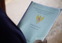 Urus Sertifikat Tanah Sendiri? Ini Syarat dan Ketentuannya Ilustrasi sertifikat tanah (Foto: Kompas)