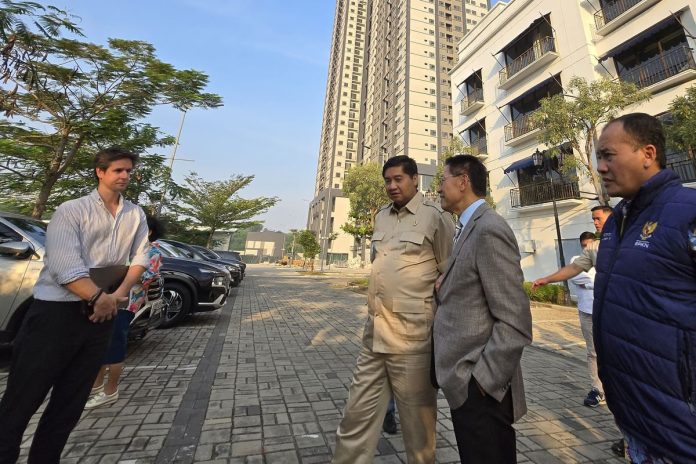 Menteri Perumahan dan Kawasan Permukiman (PKP) Maruarar Sirait bersama CEO Lippo Group James Riady.