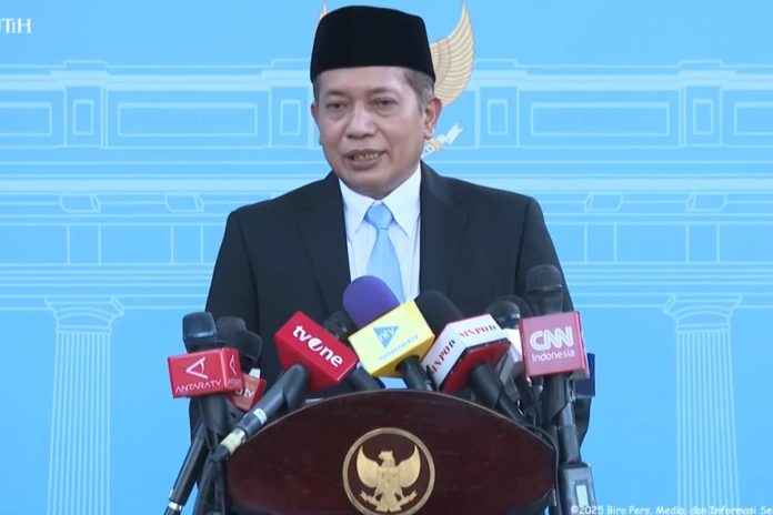 Menteri Koperasi Ferry Juliantono saat memberikan keterangan pers usai dilantik di Istana Negara, Jakarta, Senin (8/9/2025).(Dok. Sekretariat Presiden )