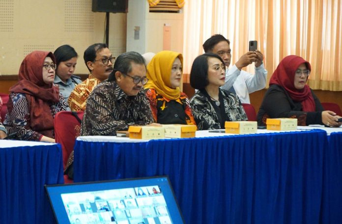 Sebagian notaris dari Ikatan Notaris Indonesia (INI) DIY mendengarkan pengarahan, Senin (8/9/2025) siang, yang disampaikan Kepala Kanwil Kemenkum DIY tentang urgensi pemeriksaan protokol notaris 2025. (Foto: Istimewa) Sebagian notaris dari Ikatan Notaris Indonesia (INI) DIY mendengarkan pengarahan, Senin (8/9/2025) siang, yang disampaikan Kepala Kanwil Kemenkum DIY tentang urgensi pemeriksaan protokol notaris 2025. (Foto: Istimewa)
