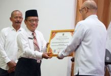 Lurah Semanu, Kabupaten Gunungkidul, mendapat penghargaan, Rabu (10/9/2025) siang, sebagai Kalurahan Sadar Hukum oleh Kanwil Kemenkum DIY. (Foto: RRI)