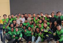 Para driver ojol di Kota Batam berfoto bersama Wakil Presiden RI, Gibran Rakabuming Raka setelah makan bersama di Barelang Seafood Restoran, Rabu (10/9/2025) (Foto: Istimewa)