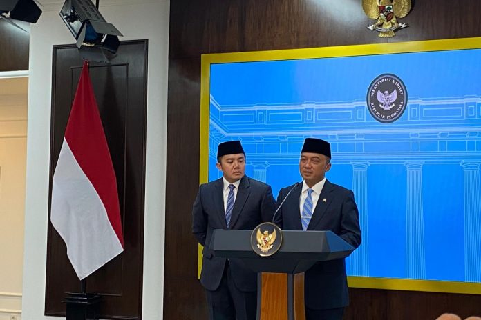 Menteri Sekretaris Negara (Mensesneg) Prasetyo Hadi menyampaikan agenda reshuffle Menteri di Kantor Presiden, Jakarta Pusat, Senin (8/9/2025), sesaat sebelum pelantikan menteri baru di Kantor Presiden, Kompleks Istana Kepresidenan, Jakarta Pusat, sore ini. (Foto: Istimewa)