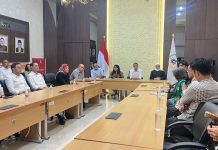 Seluruh Fraksi DPRD DKI Setuju Merevisi Tunjangan Rumah Rp70 Juta Pimpinan dan anggota DPRD DKI Jakarta menerima langsung audiensi Aliansi Mahasiswa Peduli Demokrasi (AMPSI) yang menggelar unjuk rasa menuntut transparansi dan evaluasi gaji serta tunjangan DPRD yang dinilai lebih besar daripada DPR RI yakni Rp 70 juta di depan Kantor DPRD DKI Jakarta, Rabu (4/9/2025) - Foto: Istimewa