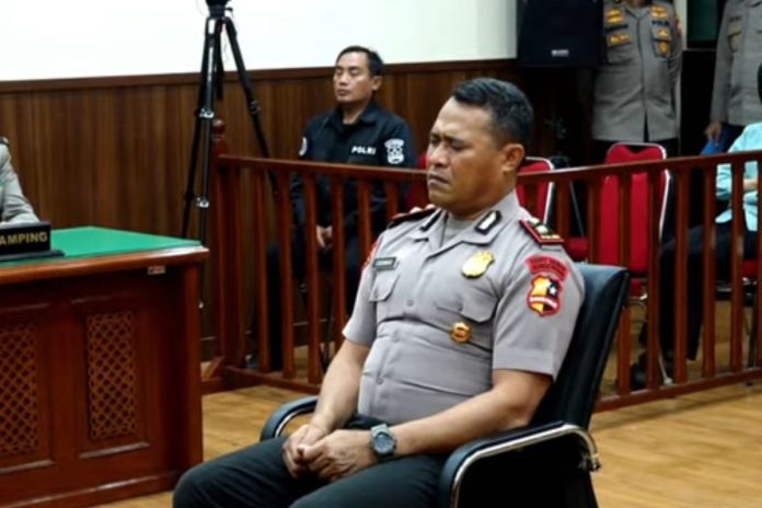 Komandan Batalyon (Danyon) Resimen IV Korps Brimob (Korbrimob) Polri, Kompol Cosmas Kaju Gae atau Kompol K, dijatuhi hukuman Pemberhentian Dengan Tidak Hormat (PTDH) (Foto: Istimewa)