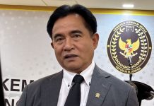Menteri Koordinator Bidang Hukum, Hak Asasi Manusia, Imigrasi, dan Pemasyarakatan (Menko Kumham Imipas) Yusril Ihza Mahendra di Kantor Kumham Imipas, Jakarta, Selasa (16/9/2025).